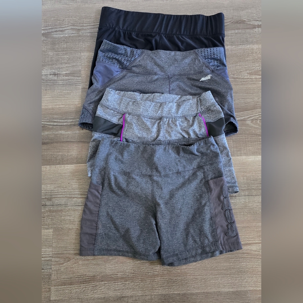 Set of 4 athletic shorts all are black and grey size large
